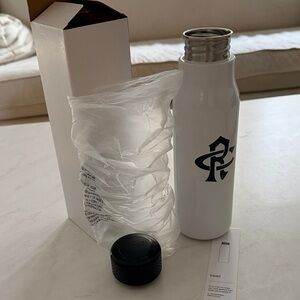 Tread h2GO White Insulated Bottle with Black Cap NWT and box